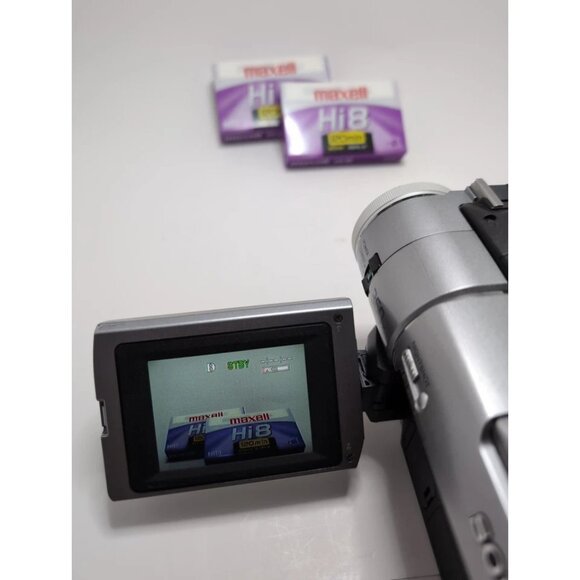 Sony DCR-TRV210 Handycam Hi8 NTSC Digital Camcorder Bundle Vintage 1999 - Picture 2 of 15